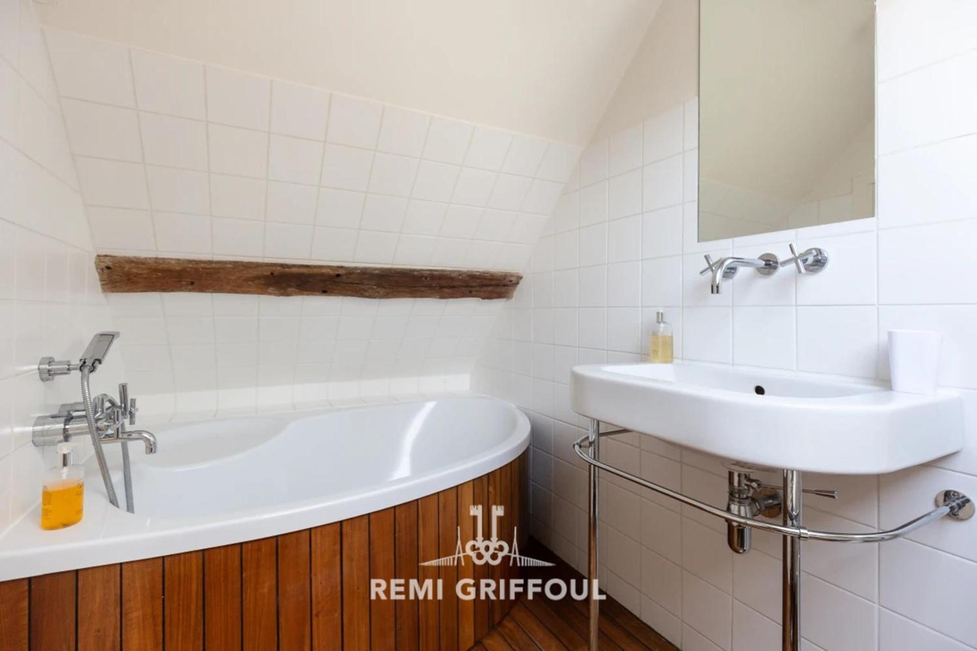 L'Escalier D'H - Duplex 3 In The City Center - Normand Charm - Family Stay Онфлёр Экстерьер фото